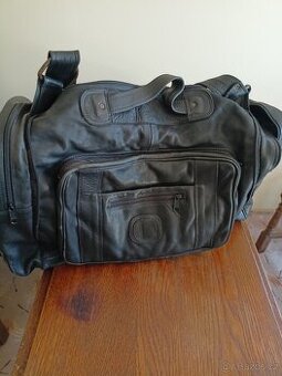 Kožená cestovní taska