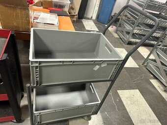  Výprodej kanceláře / provozovny – Vozík + přepravky 3500