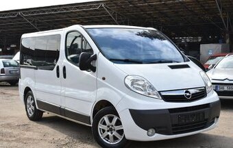 HEZKÝ OPEL VIVARO 2.5 CDTI -- WESTFALIA -- WEBASTO -- SPANÍ