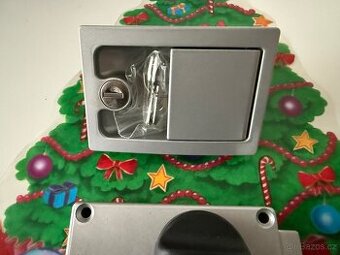 Zámek dveří na přepravník koní