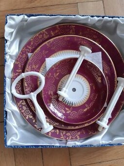 Porcelánový servírovací stojan na cukroví apd.