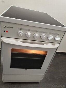 PĚKNÝ levný elektrický sporák 220V,  ODVOZ STARÉHO