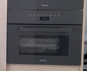 Parní trouba Miele