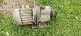 Elektromotor s převodovkou
