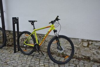 Kellys Madman 50 M 27,5 stojánek - zánovní - půjčovna