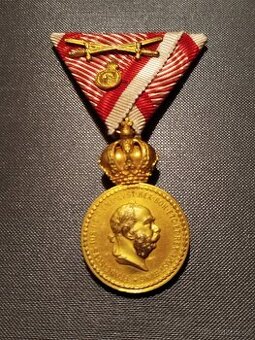 Vyznamenání RU pro důstojníky- Signum Laudis