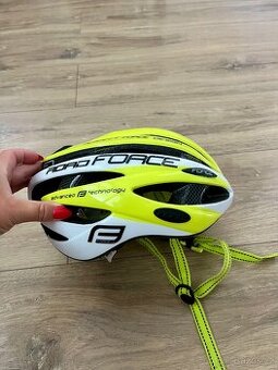 Pěkná dětská přilba