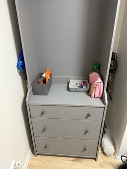 Šatní skříň Hauga