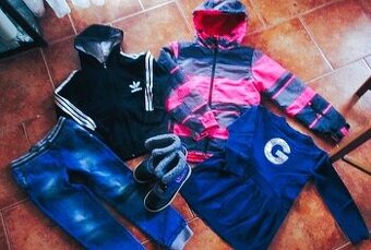 Dívčí zimní bunda /140/, mikina ADIDAS, rifle, tunika GUESS,