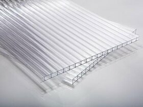 dutinkový polykarbonát