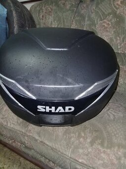 Vrchní kufr na motorku