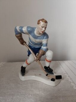 Royal dux hokejista porcelánová soška
