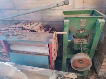 Starožitné stroje, šrotovník, pila, mandl, motor