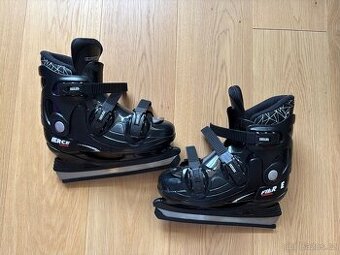 Chlapecké lední brusle