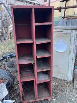 Kovový regál / organizér