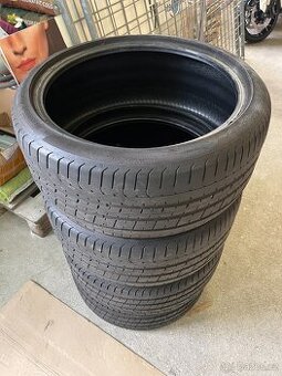 Pirelli P ZERO 235/35 R20 93Y a 265/35 R20 99Y