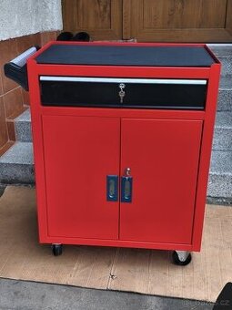Prodám NEPOUŽITOU PROFI Mobilní skříňka na nářadí se skříňko