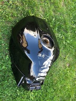 Nádrž Yamaha YZF-R1, 1998