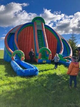 Nafukovací hrad se skluzavkou . Super cena