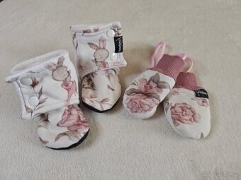 Set od značky Kulišárny: capáčky + rukavice