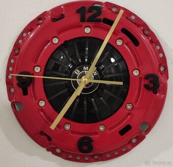 Nástěnné, volně stojící hodiny