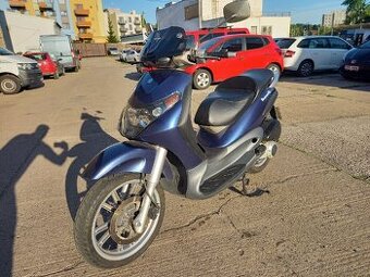 Piaggio Beverly - 1