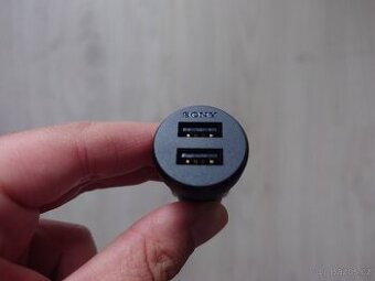 Sony nabíječka do auta - 1