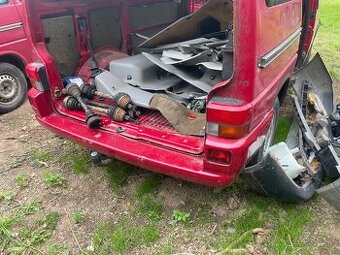 zadni naraznik VW T4 v barve, predni svetla T4 multivan