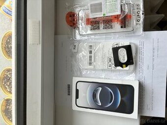 Prodám iphone 16e 128GB black