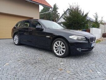 BMW 530, 180kw manuál, zadokolka