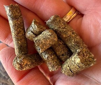 Vojtěškové, senné granule