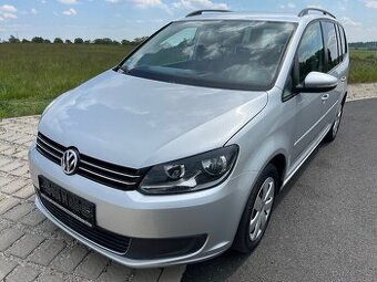 Volkswagen Touran 1.4 TSI, 7 míst, tažné