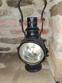 Nádražní petrolejová lampa