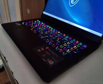 Herní notebook msi vector gp76-12UH