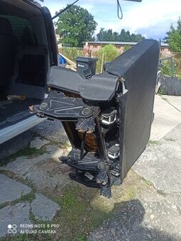 Sedačky MB Vito 689