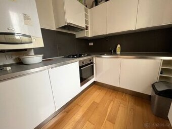 1 + kk Ortenovo náměstí, Praha 7, Holešovice