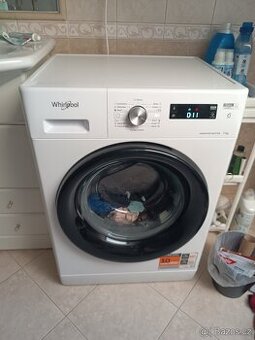 Pračka Whirlpool FreshCare Facelift FFS 7259 B EE bílá