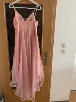 Šaty do tanečních