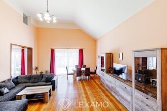 Prodej rodinného domu 416 m² - Hevlín, ev.č. 00285