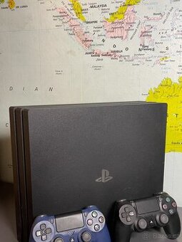 🎮 PlayStation 4 Pro + 2 ovladače + kompletní kabeláž