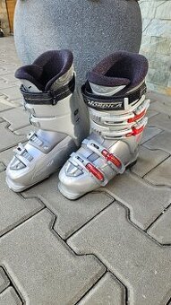 Lyžařské boty Nordica 23,5