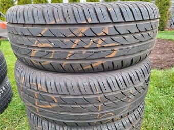 15" 205/60 R15 Matador Hectora3