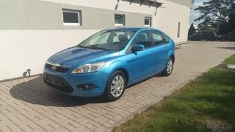 FORD FOCUS 1.6i-74KW-KRASAVEC-benzín