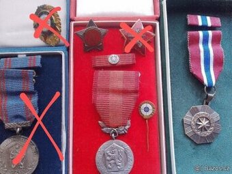 VYZNAMENANIA ODZNAKY VOJENSKE KOMPASY