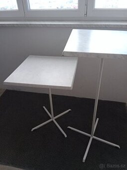 Barové stoly dvou velikostí