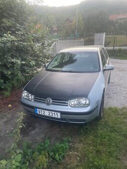 VOLKSWAGEN GOLF IV 1.6 BENZÍN