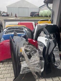 Různé díly Skoda Audi bmw VW Caddy pri větším odběru dveře k