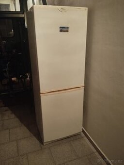 Prodám ledničku s mrazákem