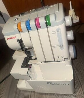 Coverlock JANOME 744 D