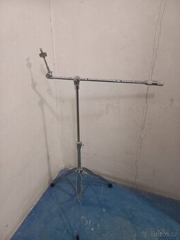 Stojan šibenice s protizávažím